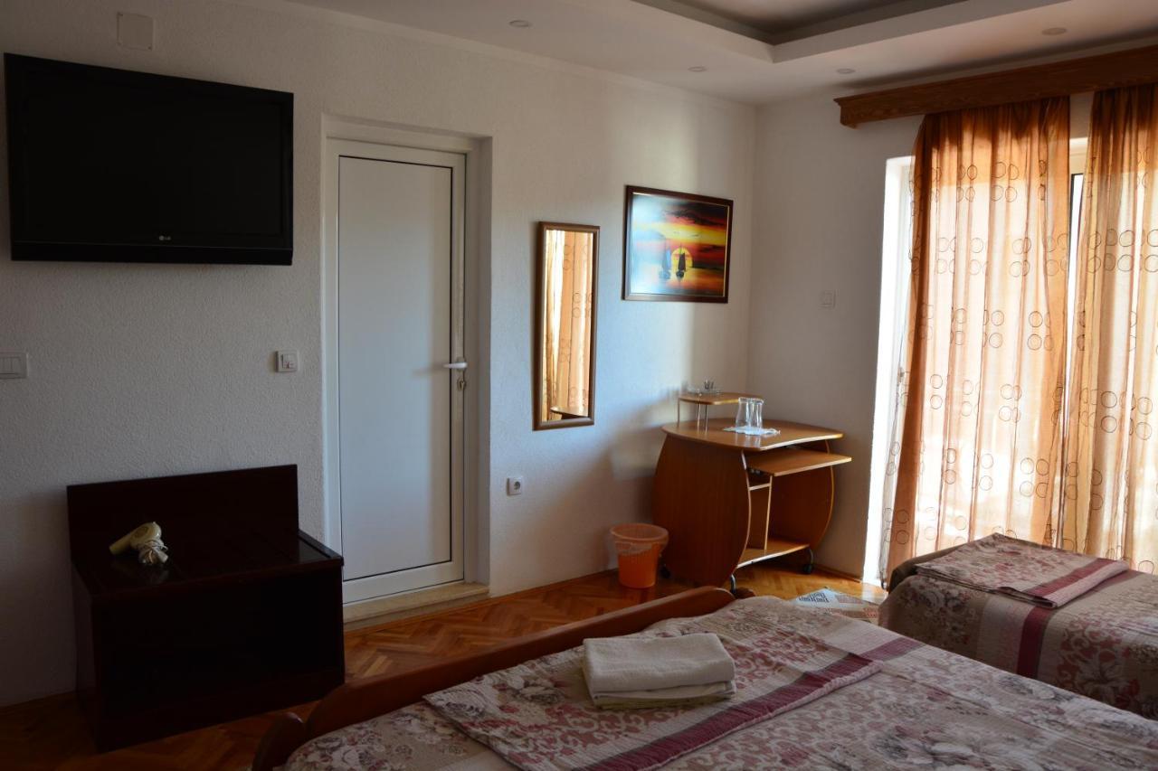 Guest House Vera Ulcinj Exterior foto