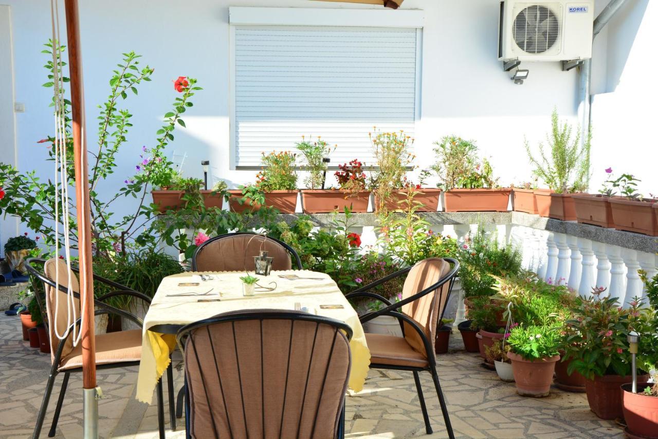 Guest House Vera Ulcinj Exterior foto