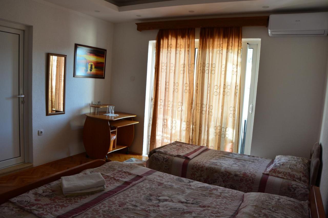 Guest House Vera Ulcinj Exterior foto