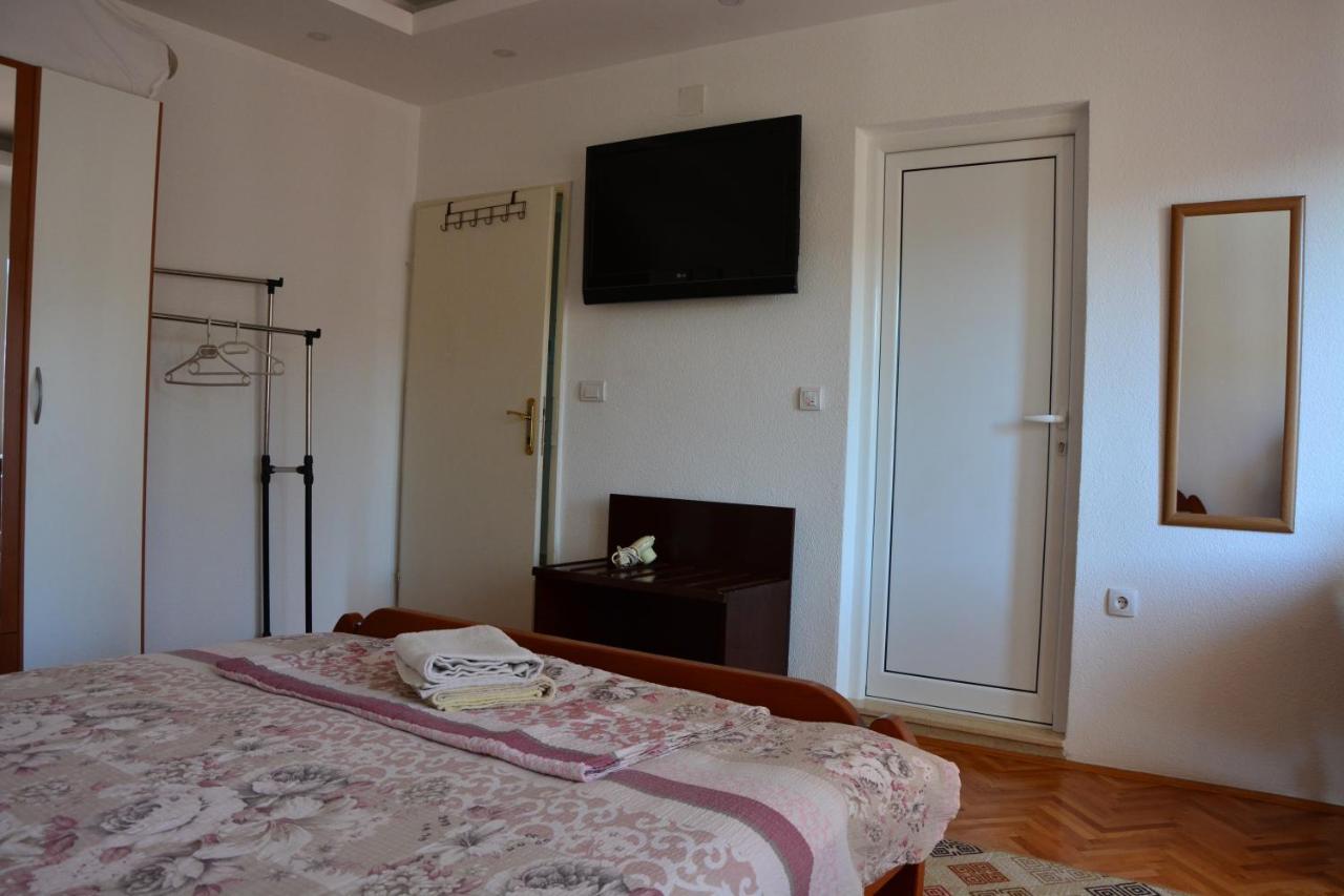 Guest House Vera Ulcinj Exterior foto