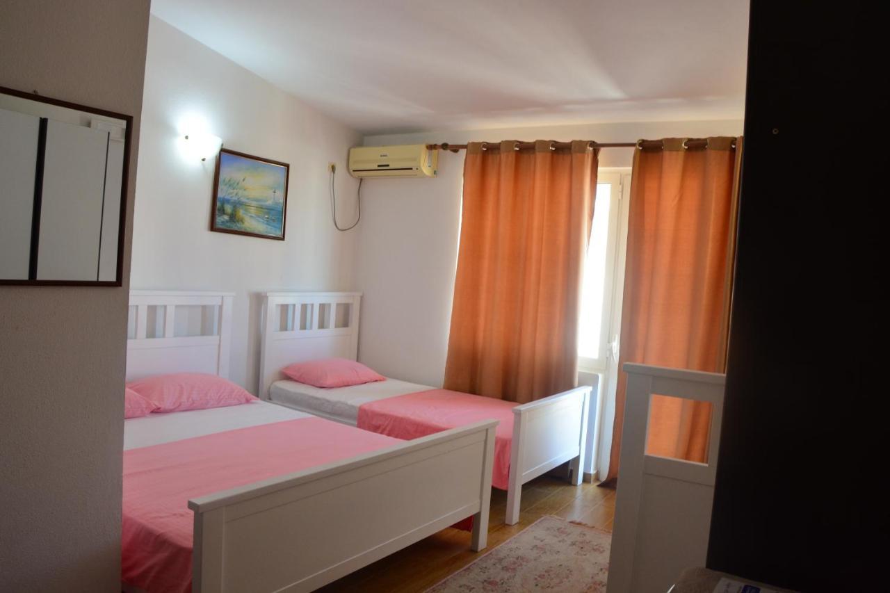 Guest House Vera Ulcinj Exterior foto