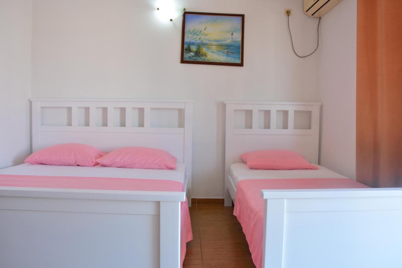 Guest House Vera Ulcinj Exterior foto