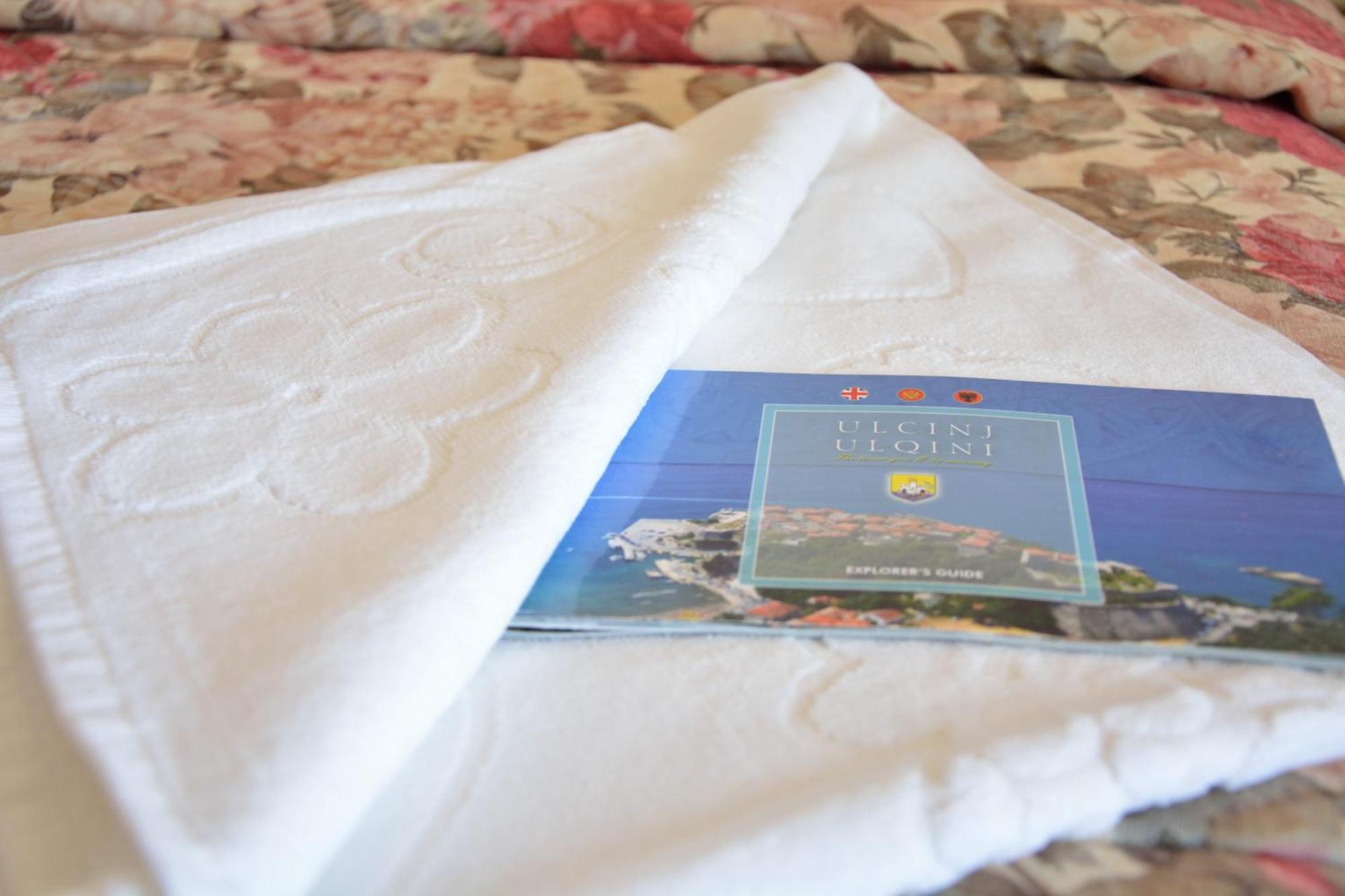 Guest House Vera Ulcinj Exterior foto