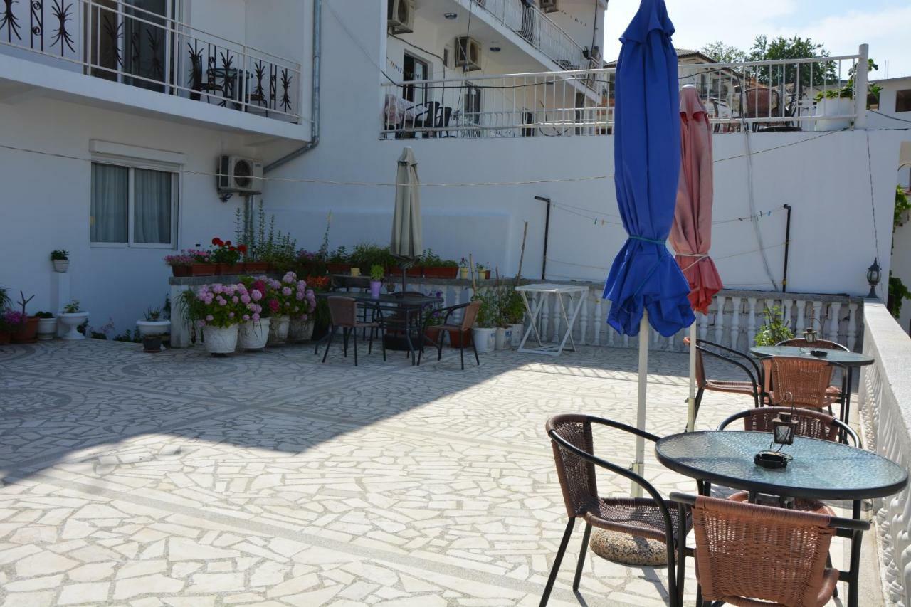 Guest House Vera Ulcinj Exterior foto
